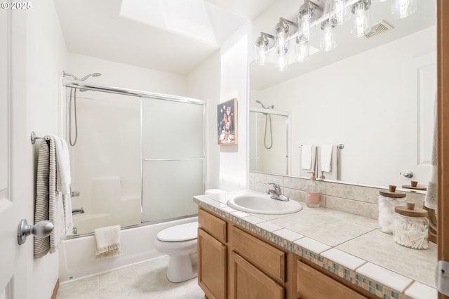 6837 SE 84th Ave, Portland, OR 97266 - full bath with vanity and enclosed tub / shower combo