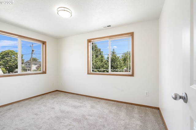6837 SE 84th Ave, Portland, OR 97266 - empty room with carpet