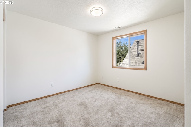 6837 SE 84th Ave, Portland, OR 97266 - carpeted empty room with baseboards