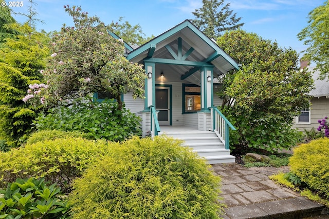 view of front of house featuring covered porch