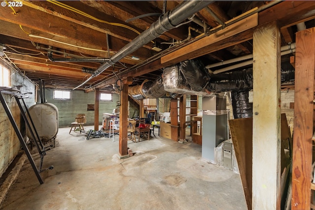 339 W Laurelwood Ct, Roseburg, OR 97470 - basement featuring heating fuel