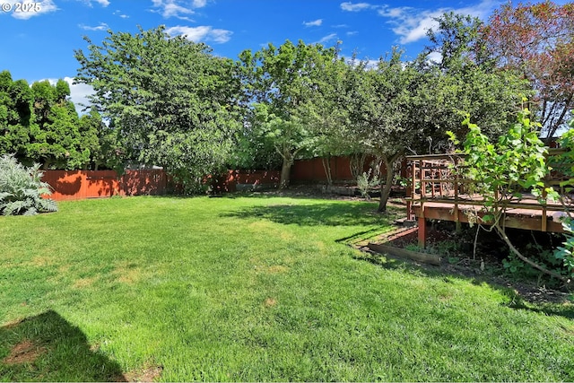 1437 Sequoia Ave, Springfield, OR 97477 - view of yard with a deck