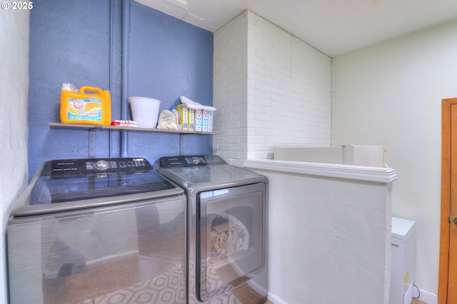 94178 9th St, Gold Beach, OR 97444 - laundry area with washer and dryer