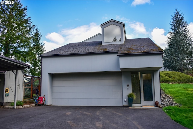395 Rio Nes Ln, Roseburg, OR 97470 - modern home with driveway and a garage