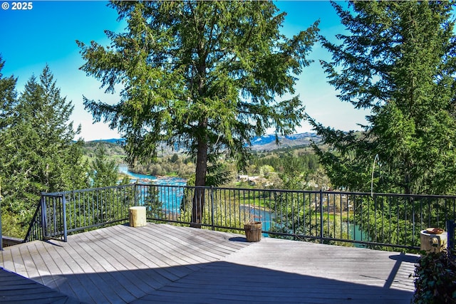 395 Rio Nes Ln, Roseburg, OR 97470 - wooden deck featuring a mountain view