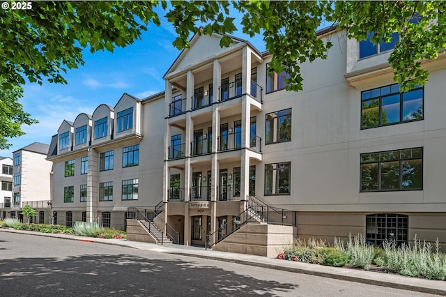 707 N Hayden Island Dr Unit 217, Portland, OR 97217 - view of property featuring stairway
