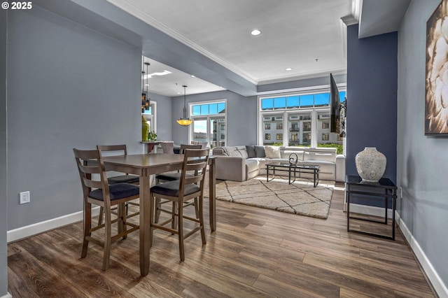 707 N Hayden Island Dr Unit 217, Portland, OR 97217 - dining space with crown molding, wood finished floors, and recessed lighting