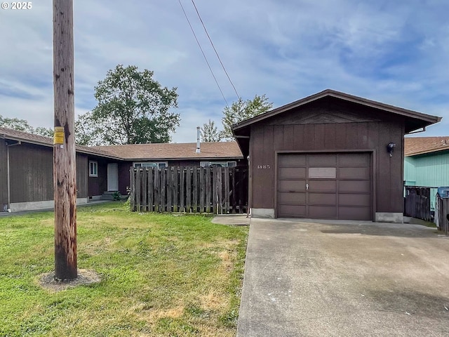 1883 Green Ave, Roseburg, OR 97471 - single story home featuring concrete driveway and a garage