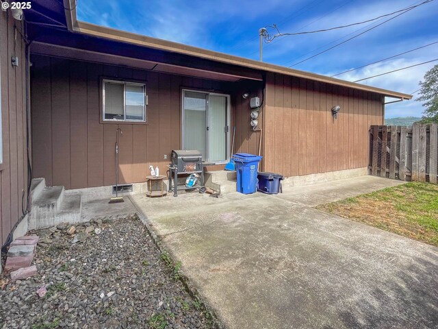 1883 Green Ave, Roseburg, OR 97471 - rear view of house with a patio area