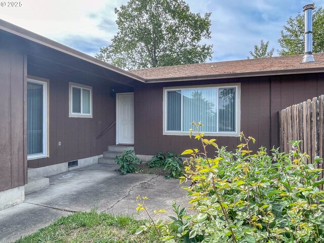 1883 Green Ave, Roseburg, OR 97471 - entrance to property featuring a patio area