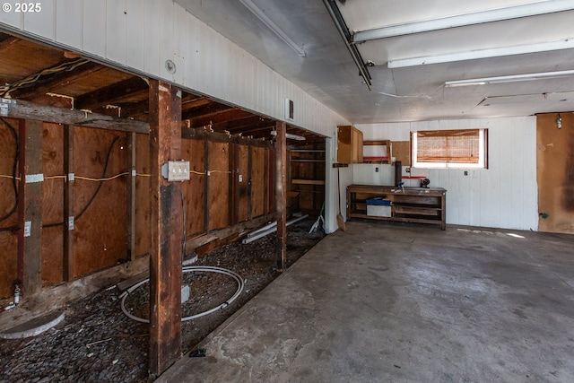 47508 Hansen St, Oakridge, OR 97463 - garage with wood walls