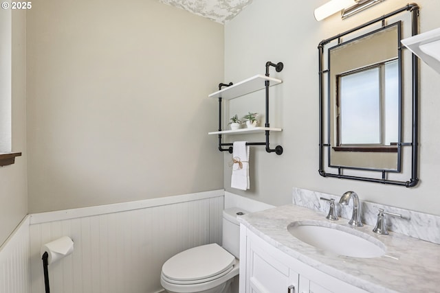 1213 NW Westridge St, Vancouver, WA 98665 - half bath featuring wainscoting and vanity