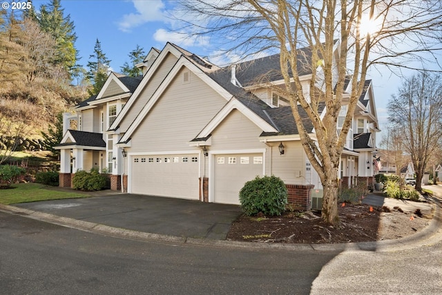 view of front facade featuring a garage