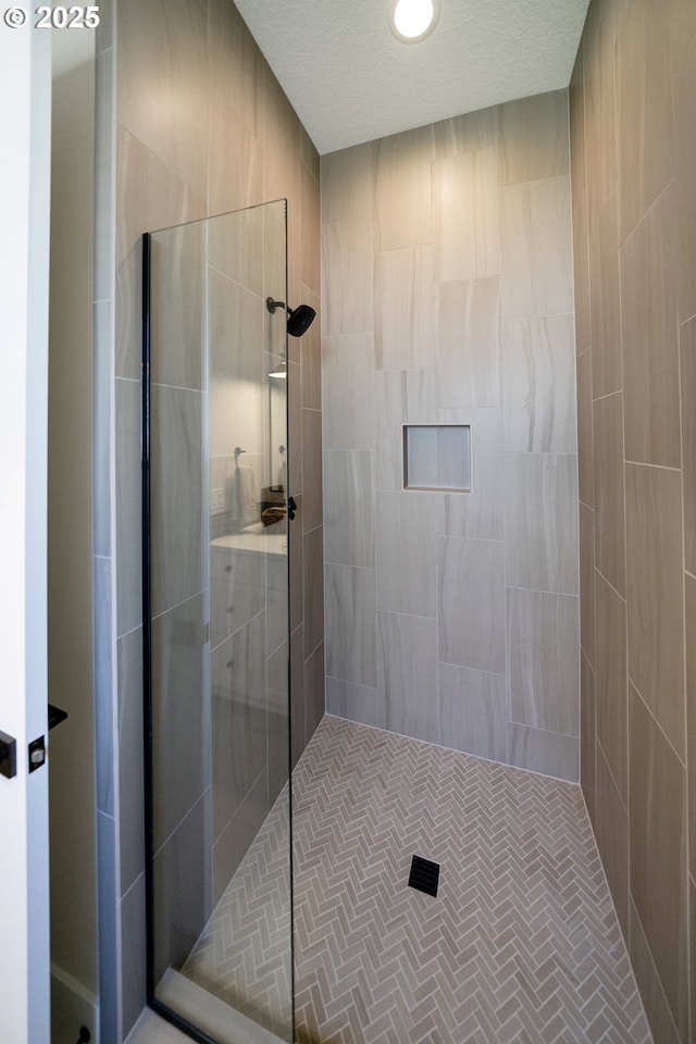 1931 13th St, West Linn, OR 97068 - full bathroom with a tile shower