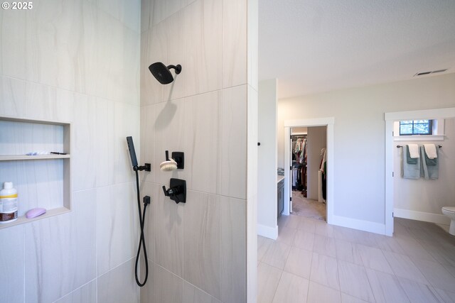 1931 13th St, West Linn, OR 97068 - full bath with tiled shower and a spacious closet