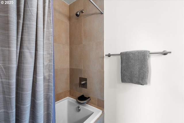 full bathroom featuring shower / bath combo