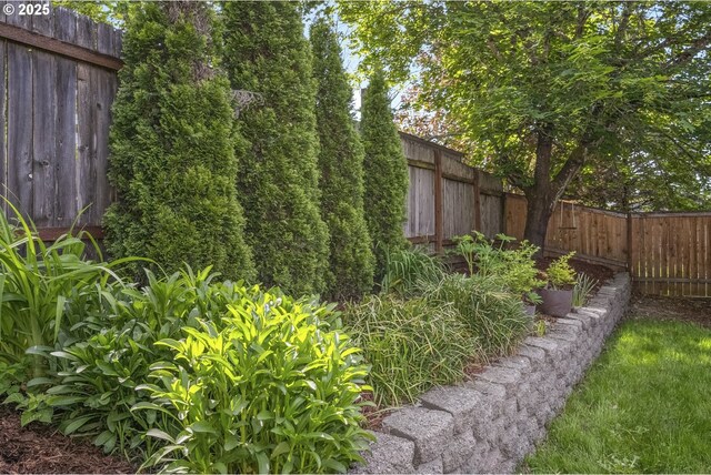 view of fenced backyard