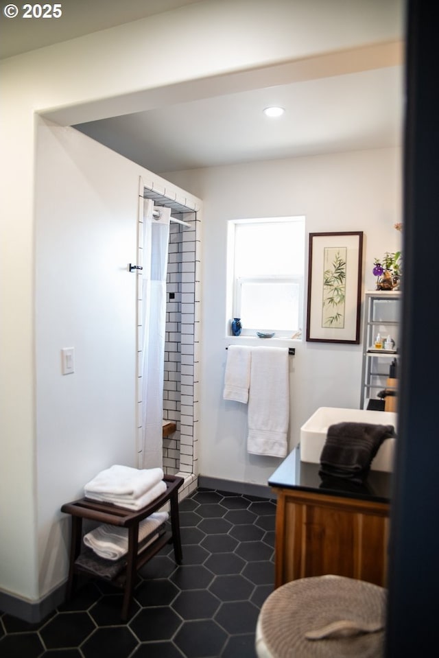 62725 Eagle Rd, Bend, OR 97701 - full bath featuring a shower with curtain, baseboards, vanity, and recessed lighting