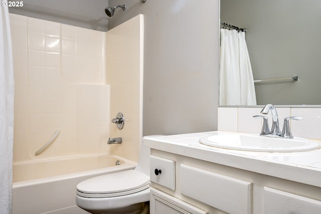 18576 SW Tara Meadows Ct, Beaverton, OR 97078 - bathroom featuring vanity and shower / tub combo with curtain