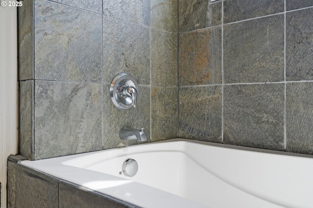 8712 N Decatur St Unit 302, Portland, OR 97203 - bathroom with a tub