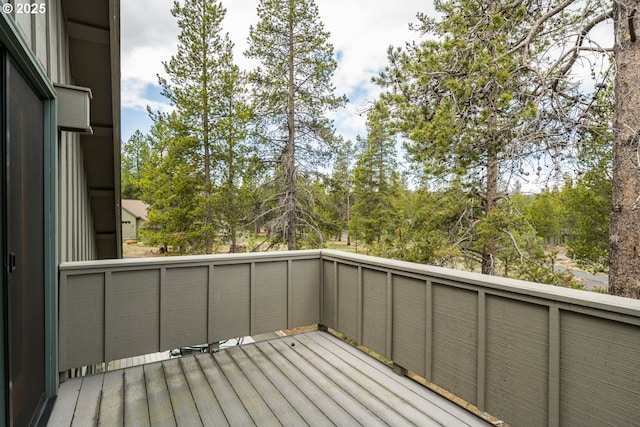 17692 Rogue Ln, Sunriver, OR 97707 - balcony with view of wooded area