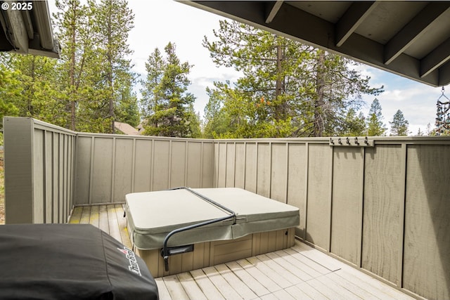 17692 Rogue Ln, Sunriver, OR 97707 - deck with a covered hot tub