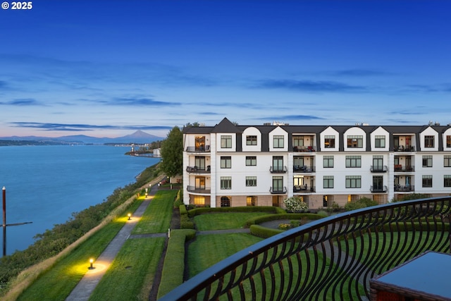707 N Hayden Island Dr Unit 415, Portland, OR 97217 - balcony at dusk with a water view