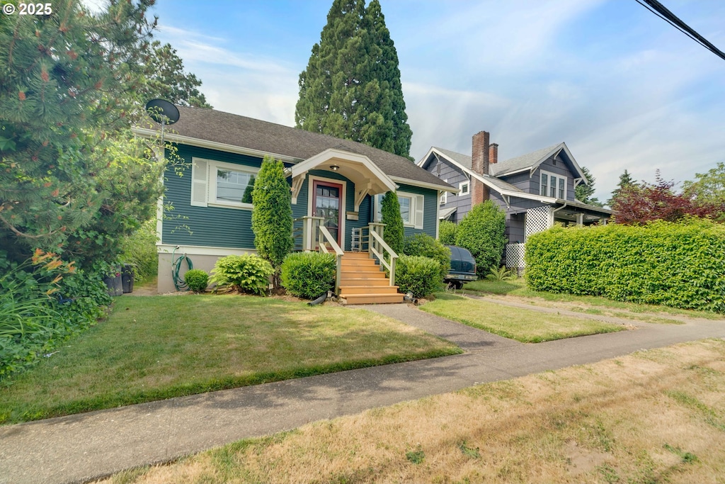 504 Abernethy Rd, Oregon City, OR 97045 - view of front of property with a front lawn