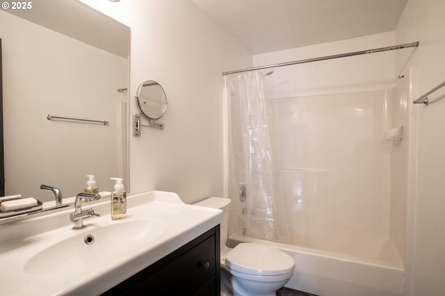 906 N Railroad Ave, Ridgefield, WA 98642 - full bath with vanity and shower / bath combo