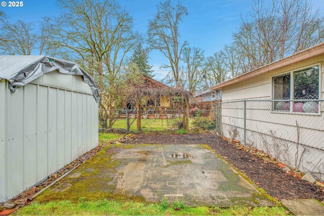 view of yard with a patio area