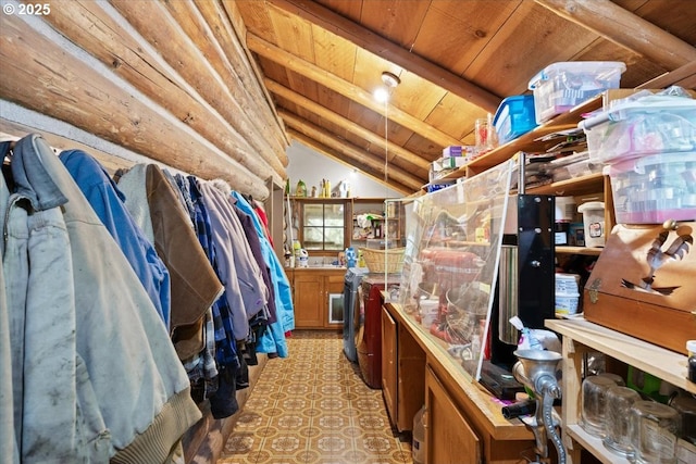 2128 Starveout Creek Rd, Azalea, OR 97410 - spacious closet featuring washer and clothes dryer