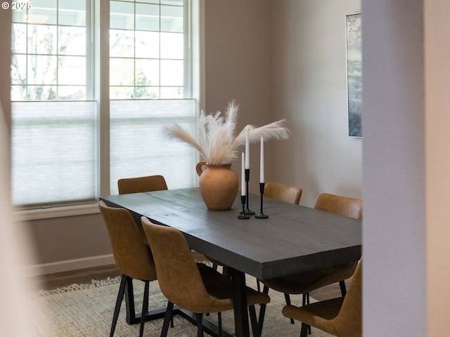 2001 E Evergreen Blvd, Vancouver, WA 98661 - dining space featuring healthy amount of natural light, baseboards, and light wood-style flooring