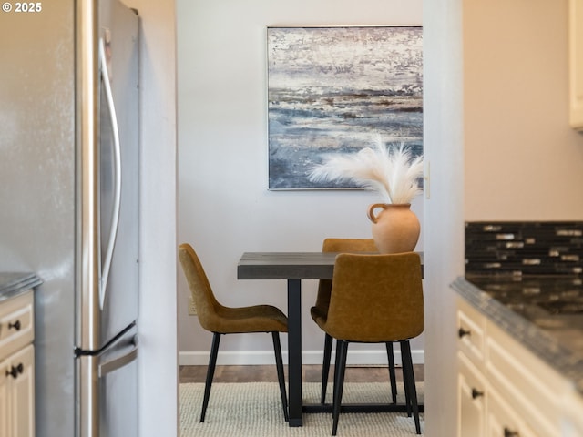 2001 E Evergreen Blvd, Vancouver, WA 98661 - dining area with baseboards