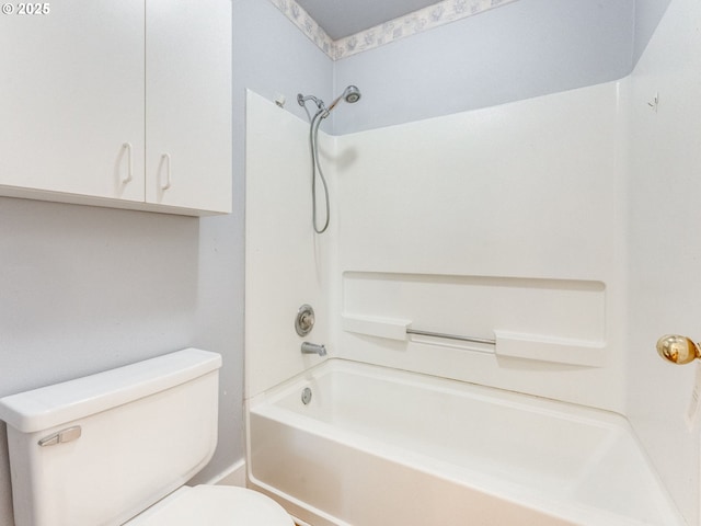 2001 E Evergreen Blvd, Vancouver, WA 98661 - full bathroom featuring toilet and bathtub / shower combination
