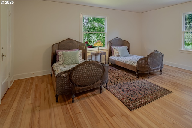 92216 Whiskey Rd, Warrenton, OR 97146 - living area featuring wood finished floors and baseboards