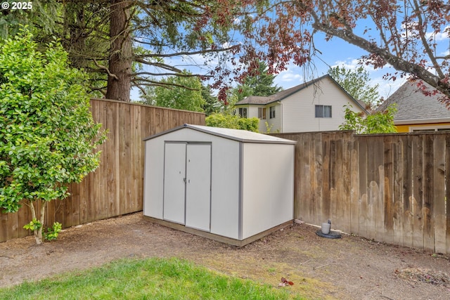 11769 SW 129th Pl, Tigard, OR 97223 - view of shed with a fenced backyard