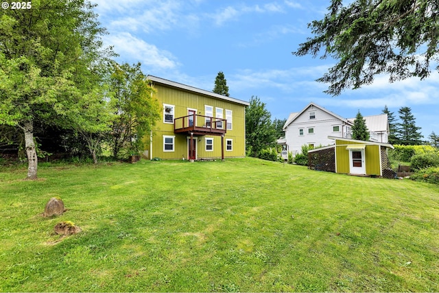 154 NE Tari Ln, Stevenson, WA 98648 - back of property featuring a yard and a balcony