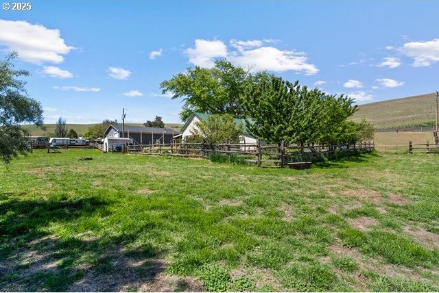880 Heppner Spray Hwy, Heppner, OR 97836 - view of yard featuring a rural view