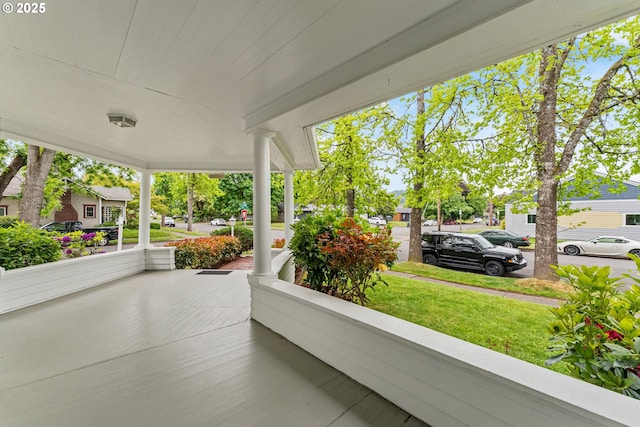 406 8th St, Springfield, OR 97477 - view of covered porch