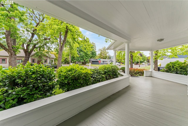 406 8th St, Springfield, OR 97477 - view of wooden porch