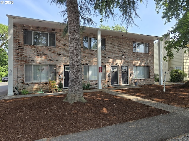 7720 SW Bel Aire Dr, Beaverton, OR 97008 - view of property featuring brick siding