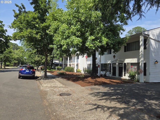 7720 SW Bel Aire Dr, Beaverton, OR 97008 - view of front of house
