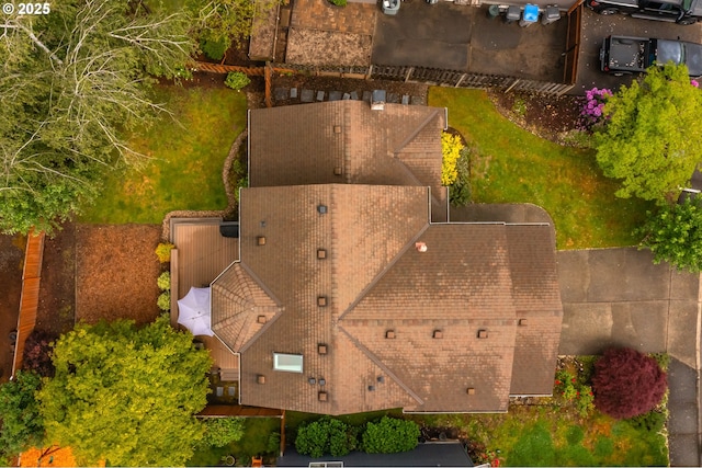 aerial view of property and surrounding area