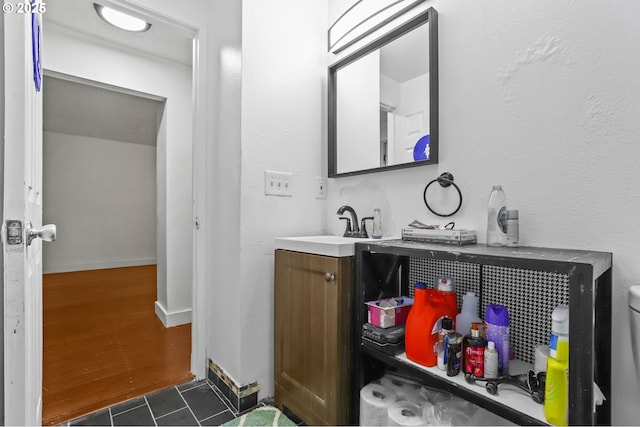12622 NW Barnes Rd Unit 6, Portland, OR 97229 - bar area with a sink and tile patterned flooring