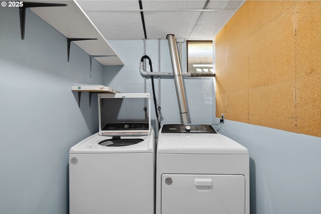 107 NW 10th Ave, Canby, OR 97013 - laundry area with washer and clothes dryer