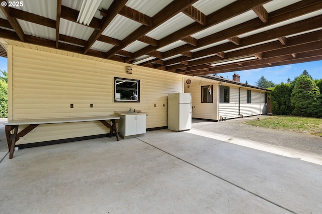 107 NW 10th Ave, Canby, OR 97013 - view of patio / terrace with a sink