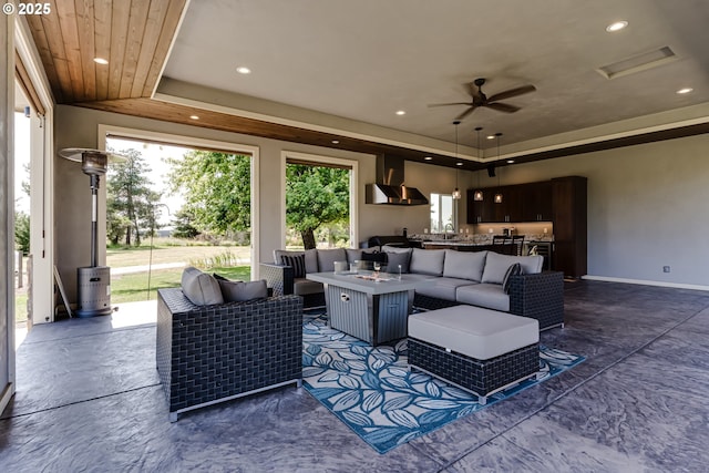 83500 Enterprise Rd, Creswell, OR 97426 - view of patio featuring outdoor lounge area and ceiling fan