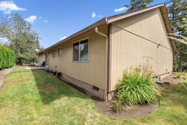 5580 Franklin Blvd, Eugene, OR 97403 - view of home's exterior with a yard