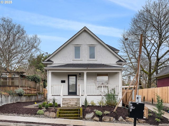 view of front of home featuring a porch