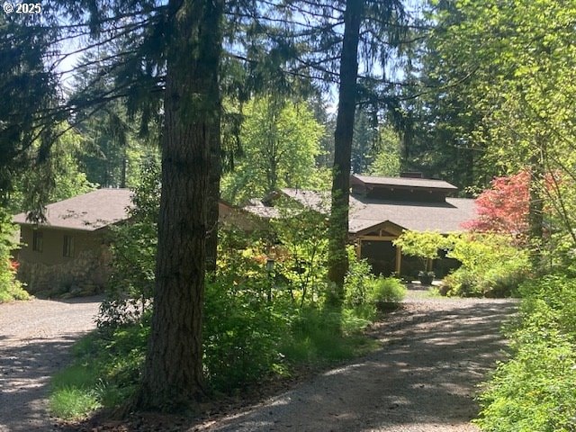 exterior space featuring driveway